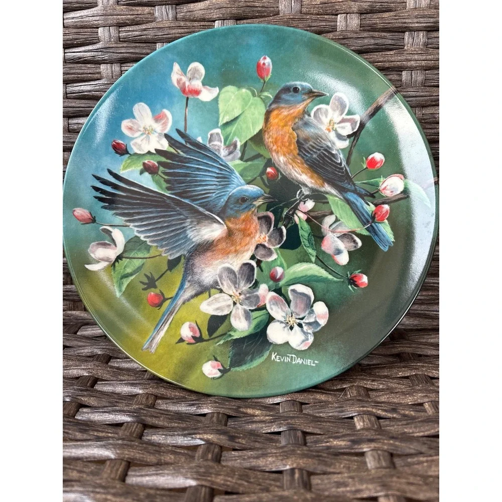 Knowles 1986 The Bluebird Collector Plate Kevin Daniel Birds of Your Garden 8.5